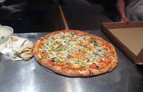 Famous Famiglia Pizzeria