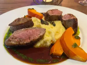 Restaurant & Weinbar Neos