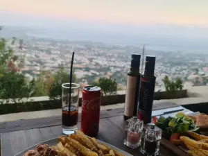 Green Hill Tavern