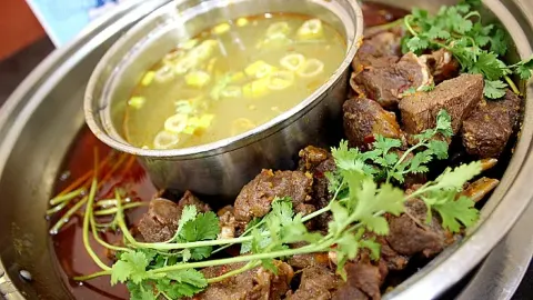 Gejihongmen Lamb (huashanlu) in เหอปี