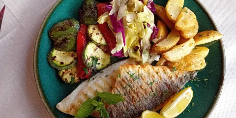 IRAKLIS Taverna & Open Bar