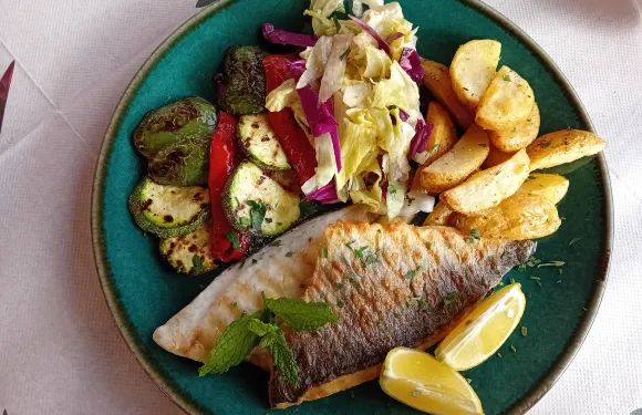 IRAKLIS Taverna & Open Bar
