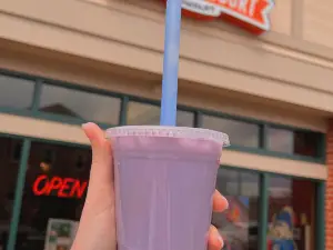 Hocking Hills' Frozen Yogurt Company