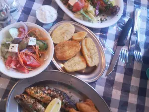 Romanzo Greek Taverna