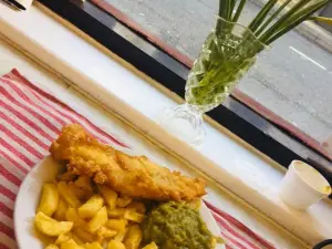 Valla's Fish & Chip Shop