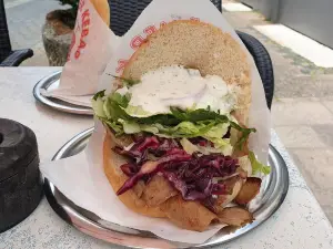 Netice Demir Kulat Daun Town Grill Restaurant