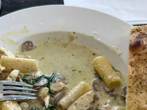 Piazza Italian Eatery.Mercato
