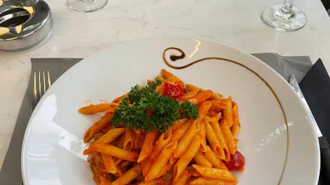 Restaurant Conti in บริก