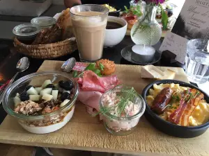 Juliette Cafe & Brasserie