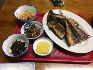くさや 食事処 稲本