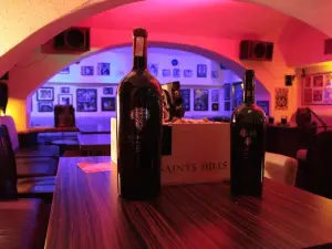 Red Red Wine bar