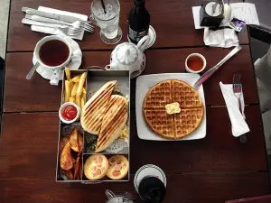 Le Gardenz Cafe