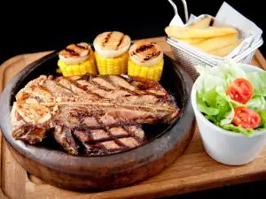 19th Hole Bar & Grill at Lighthouse Golf Course