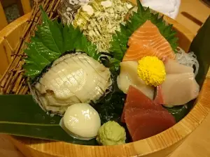 Seafood Izakaya Hananomai Tsuekimae