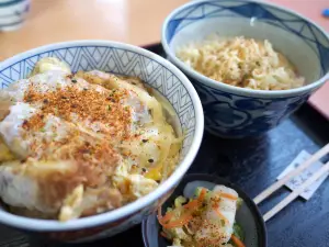 Tsuruya Kagamino - Bento Shop & Diner