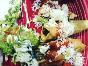 Las Rocas Bar & Grill