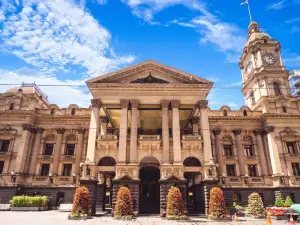 Popular Must-Visit Restaurants in Melbourne
