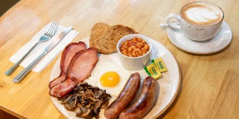 Poole's Cavern Cafe