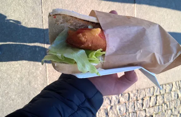 Bratwursty Bar & Gril