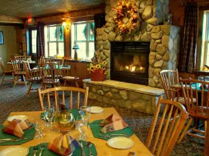 Rainbow Grille & Tavern