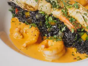 Noah Restaurant & Lounge