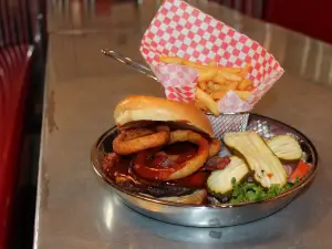 Cruisers Cafe 66