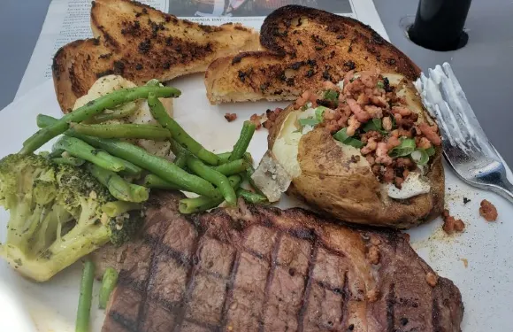 The Texas Gate Bar & Grill