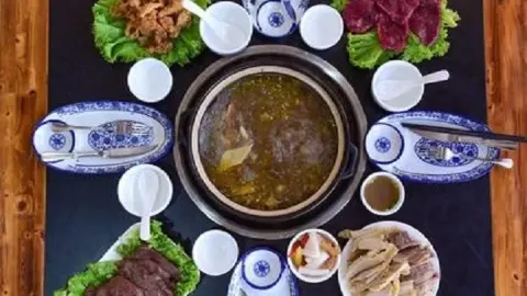强记清汤黄牛肉·涮烤一体(金都店) in 勐臘