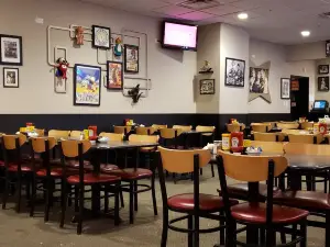 Oscar's Classic Diner