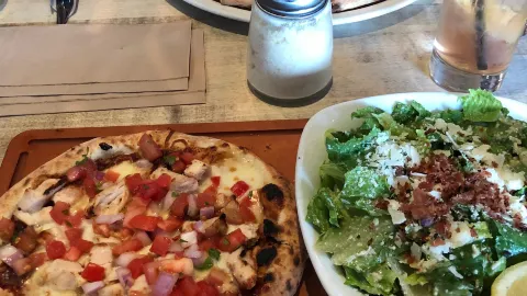 Famoso Italian Pizzeria - Jasper National Park in Jasper