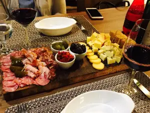 Cobo Wine Bar