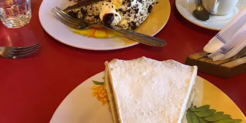 Kafka Cafe y Pizzeria