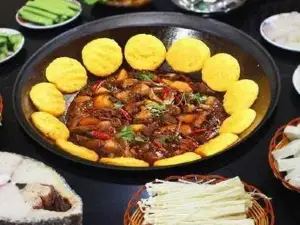 木火大鐵鍋燉魚村