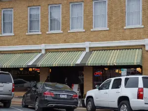 Oliver's Restaurant