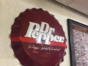 Oma's Jiffy Burger