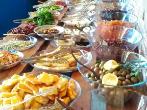 Mor Fesli Kafe ve Restoran