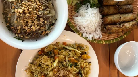 Yummy 1 Restaurant in ไฮฟอง