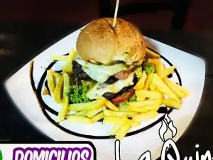 La Quinta Bar and Grill
