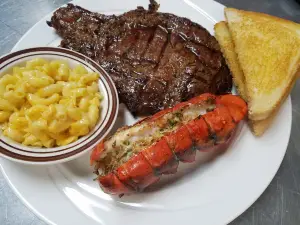 Trackside Bar & Grill