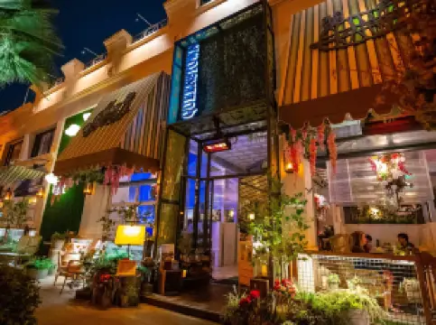 Queenstown Bar & Restaurant