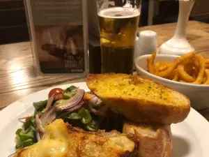 The Shakespeare Inn (Accommodation And Eatery)