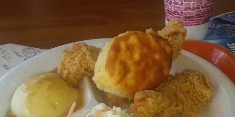 Lee's Famous Recipe Chicken