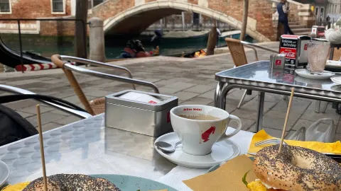 Al 133 in Venice