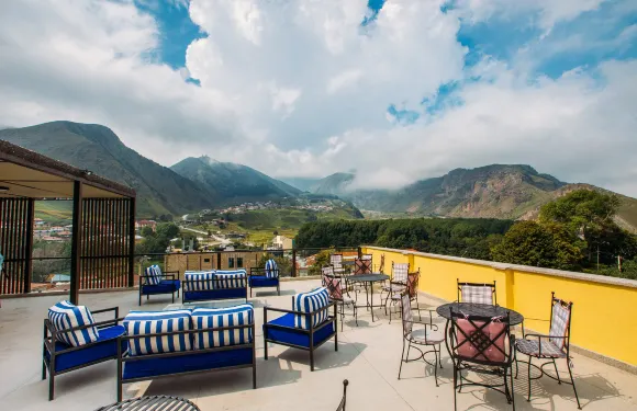 Mount Inn Bar & Restaurant