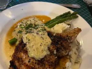 Douglas Lake Bar & Steakhouse