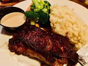 Local Break Restaurant and Bar