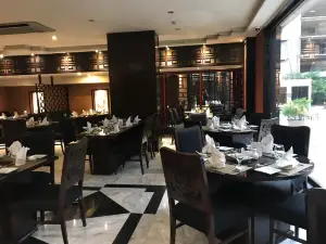 Tai Pan (Pearl-Continental Hotel)