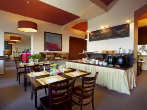 Cafe Merkur