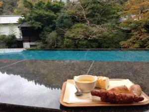Bakery&Table 東府や 足湯カフェ（ベーカリー＆テーブル）