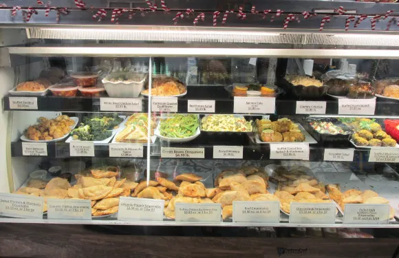 Mom's Kitchen To Go & Deli